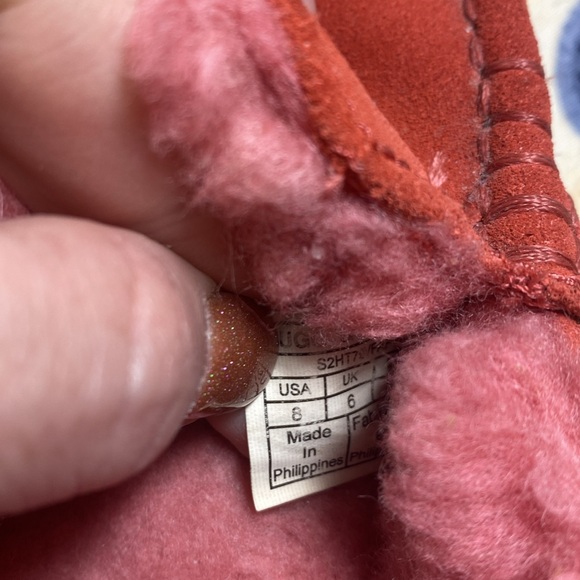 Uggs slippers beautiful color size 8/free handmade cc holder - Picture 3 of 7